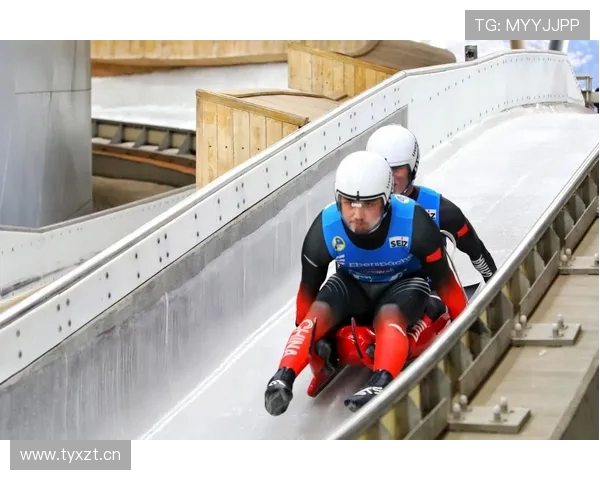 冰道极速之巅雪橇单人赛展现冬季运动极限竞技精神风采巅峰对决